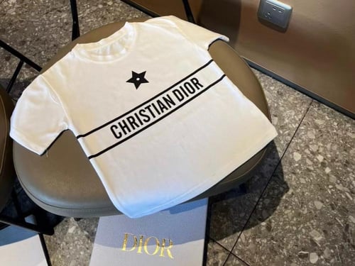 طقم " ديور " للاطفال