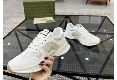 حذاء رجالي من " Gucci"