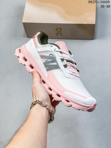 حذاء " on Running " للنساء