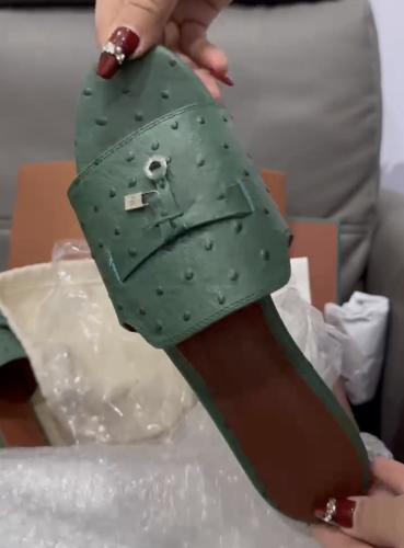 فلات "لوربيانا" نسائي