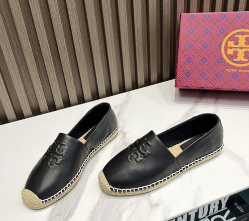 حذاء "توري بورش " نسائي