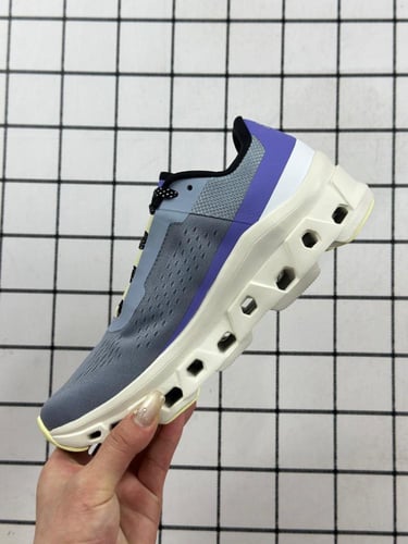 حذاء رياضي رجالي ماركة " on Running "