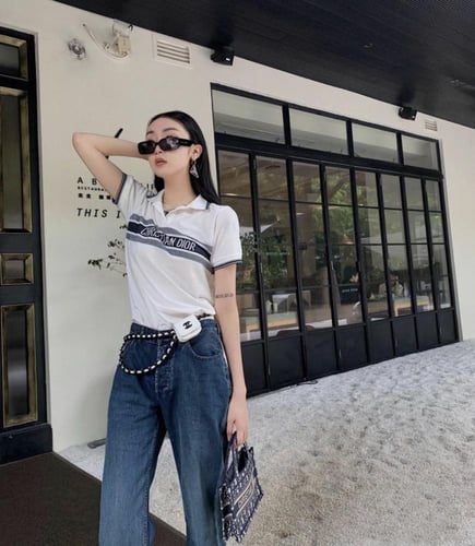 تيشيرت " ديور" نسائي