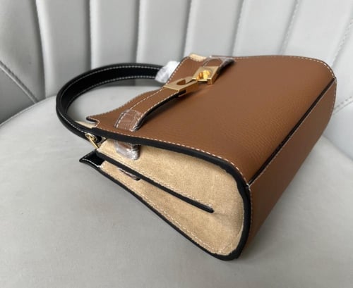 شنطة " توري بوش " نسائي