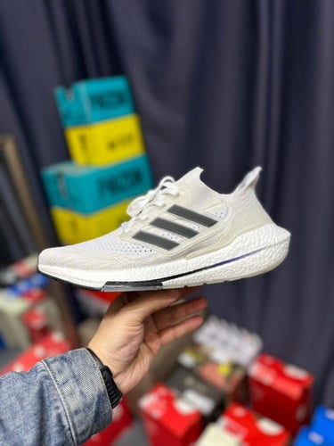 حذاء رياضي رجالي "Adidas Ultra-boost OG"