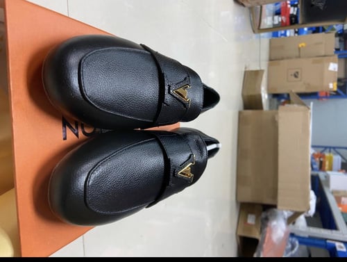 حذاء " لويس ڤيتون " نسائي