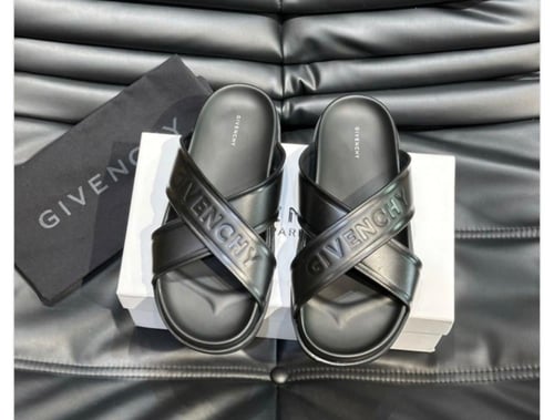 سليبر رجالي من " جيڤنشي "