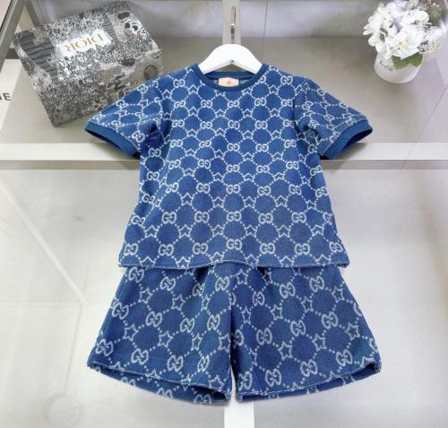 طقم " قوتشي " للأطفال