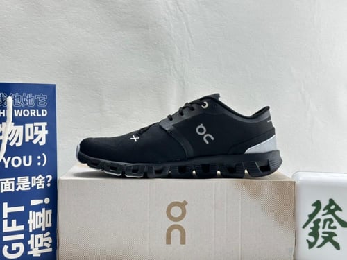 حذاء " on Running " للجنسين