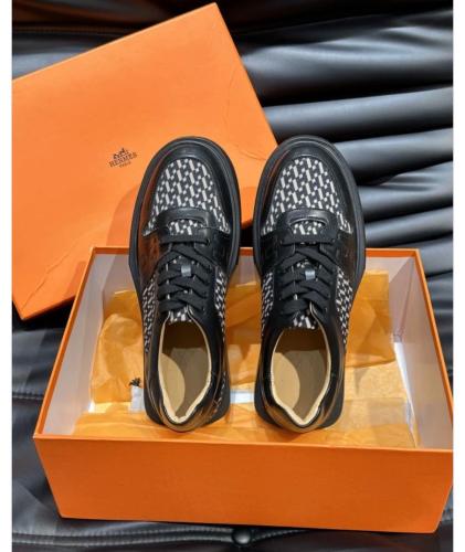 حذاء رجالي من "هيرمس"