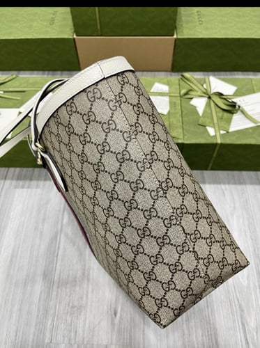 شنطة " قوتشي" نسائية