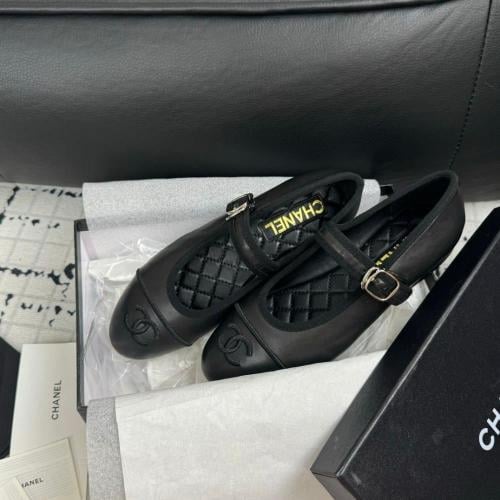 حذاء بارلينا شانيل