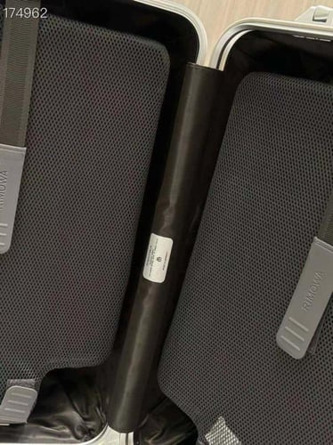 ريموا حقيبة سفر carry-on S بلون السيلفر