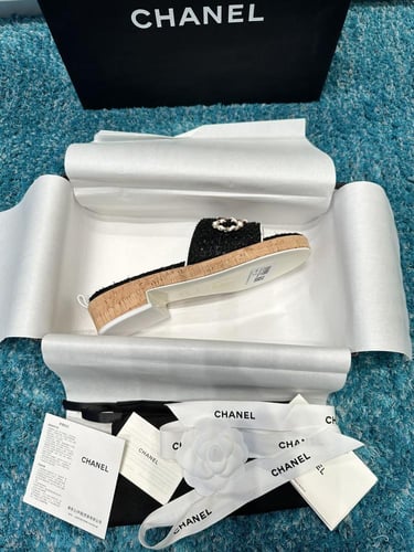 سليبر شانيل٢٢ (يتوفر عدة ألوان)