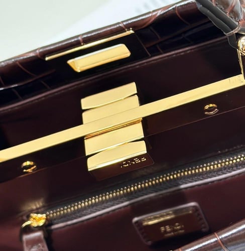 فندي كروكودايل