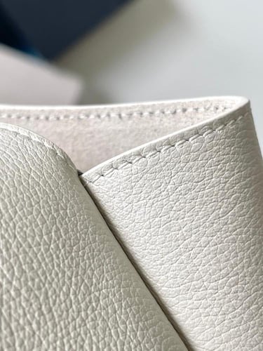 سان لوران - باكيت "لو 37"