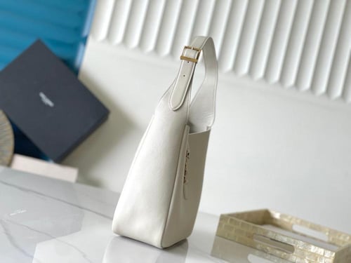 سان لوران - باكيت "لو 37"