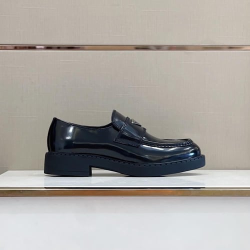 حذاء برادا الكلاسيك