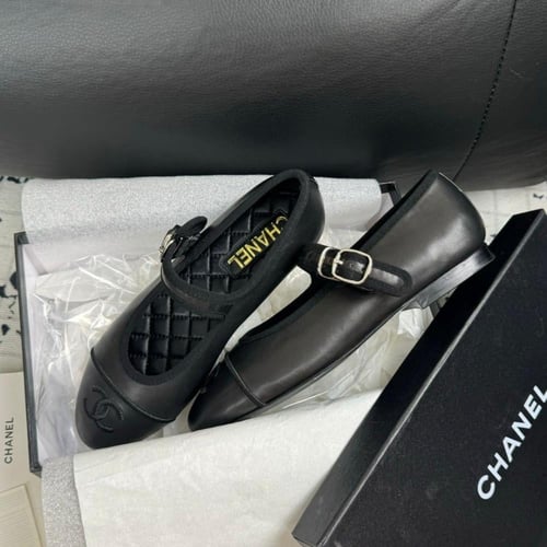 حذاء بارلينا شانيل