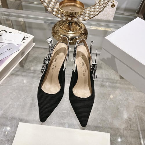 هيلز ماري جين جاكار مطرز من ديور