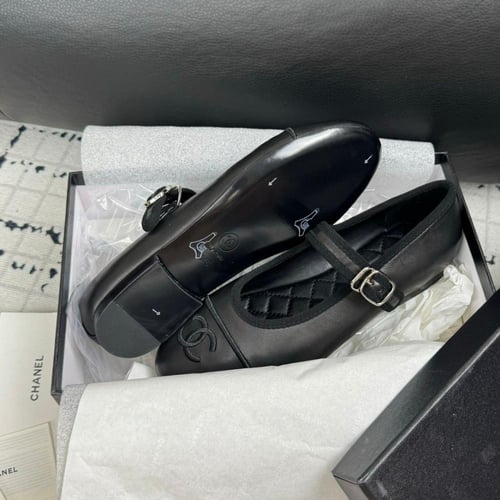 حذاء بارلينا شانيل