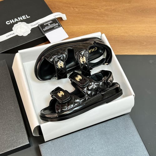 صندل شانيل الأكثر شهرة (يتوفر عدة ألوان)