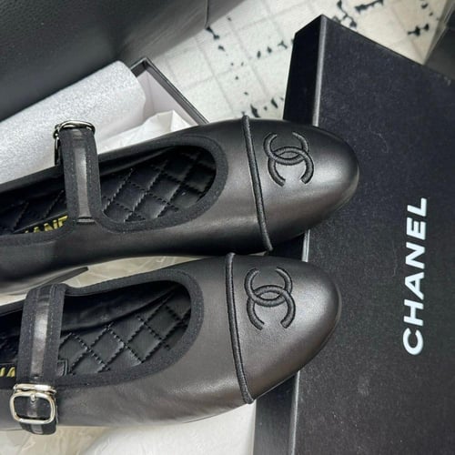 حذاء بارلينا شانيل