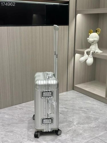 ريموا حقيبة سفر carry-on S بلون السيلفر