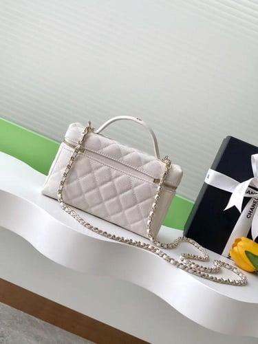 شانيل - فانيتي