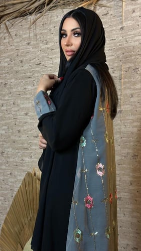 عباية أنيقه نواعم بلس بتدخيل شيفون مطرز