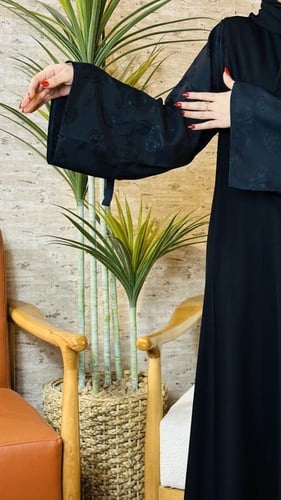 عباية سوداء كريب اكمام جاكار مشجر