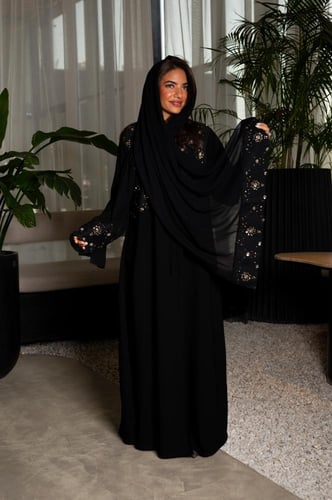 ليلك عباية الخامة كريب ملكي بتدخيل لينن مطرز