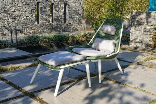 COMBO OUTDOOR LOUNGE CHAIR WITH FOOTSTOOL