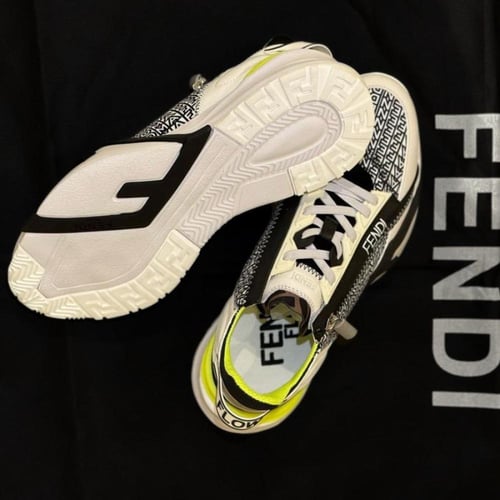 حذاء -فندي FENDI أسود وأخضر