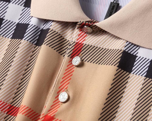 طقم بربري مزين بالشعار من burberry