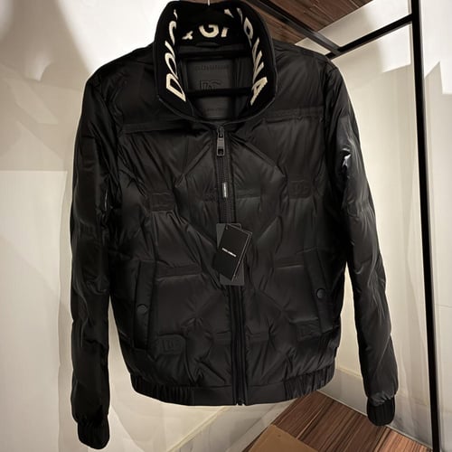 جاكيت دولتشي غابانا رجالي اسود ووتر بروف من D&G