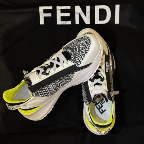 حذاء -فندي FENDI أسود وأخضر