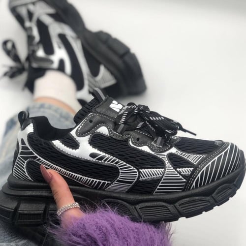 حذاء بلنسيغا اسود / ابيض