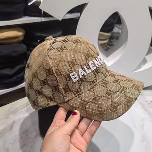 كاب بلنسيغا اسود ماستر