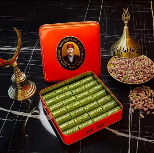 بقلاوة مبرومة بالفستق علبة ( صغير )