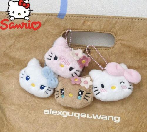 ميدالية هلوكيتي صغير