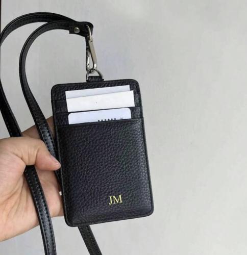 كارد هولدر مع ختم حروف