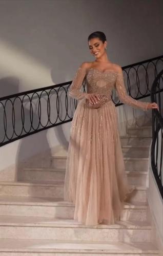 فستان سهرة كلفه سهره مع تول كوري مكس توب