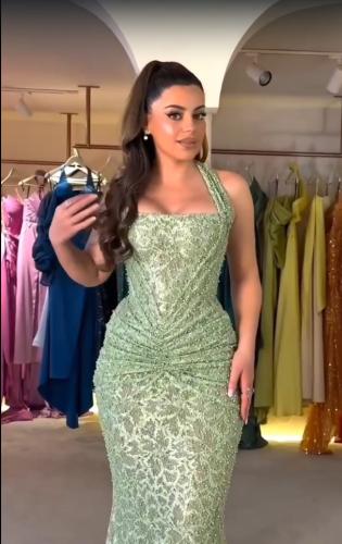 فستان سهره القماش تل وخرز ودانتيل مطرز مكس توب