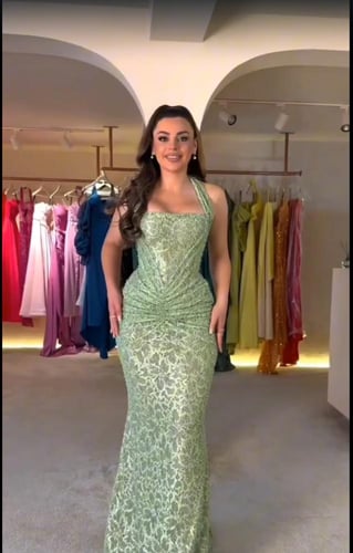 فستان سهره القماش تل وخرز ودانتيل مطرز مكس توب