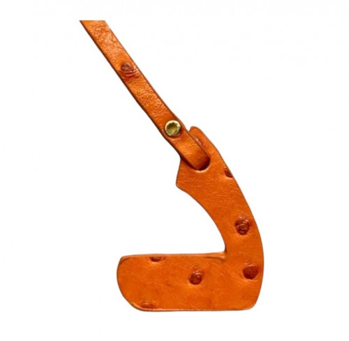 تعليقه حرف د جلد نعام برتقالي