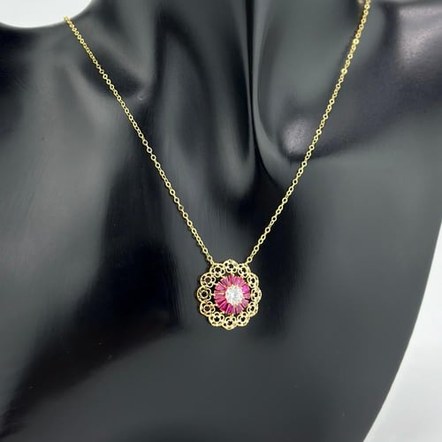 عقد وردة بحجر ملون ( 2.6 جرام - عيار 21 - NE0496 )