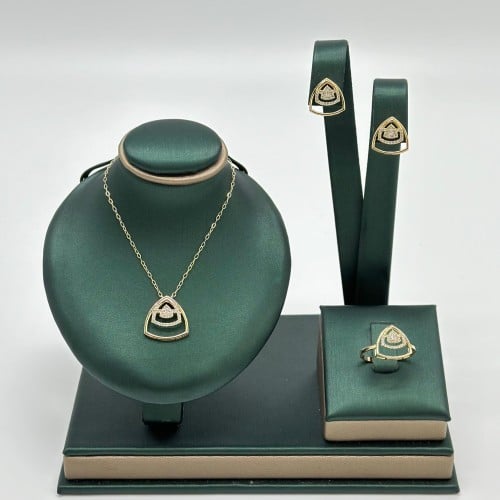 نصف طقم بتصميم عصري و مميز ( 4.7 جرام - عيار 18 -...