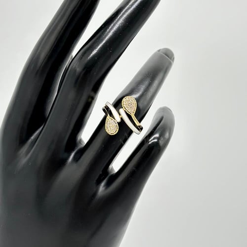 خاتم تصميم الماس مزيّن بالوان المينا ( 1.9 جرام -...