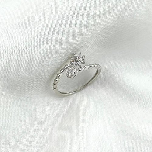 خاتم ذهب مزين بقصات الباقيت ( 1.3 جرام - عيار 18 -...